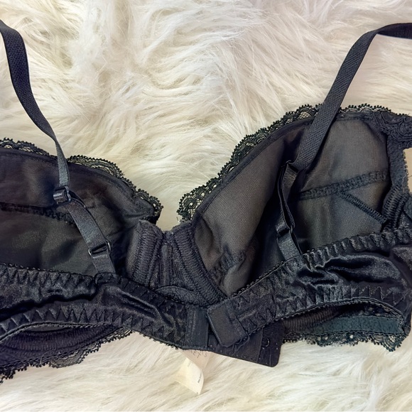 EUC Victoria's Secret Black Lace Bra Size 34B - Picture 3 of 4